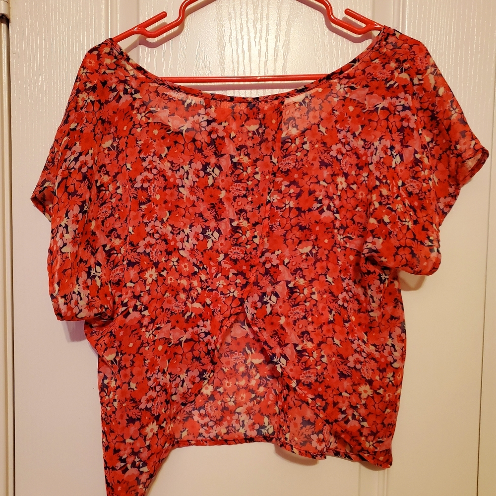 Open Back, Flowy Top - Picture 2 of 3